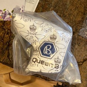 Brand New Bettinardi Queen B putter cover